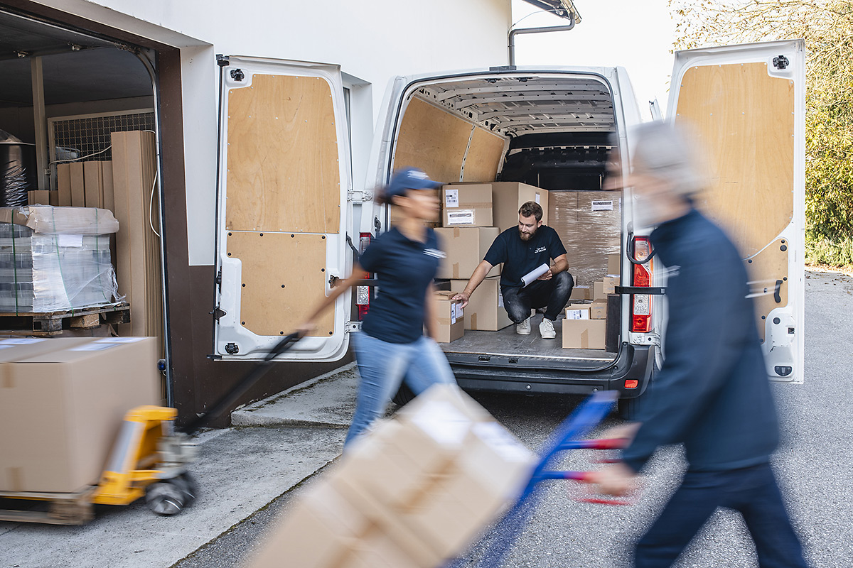 Express Delivery – Global Reach Logistics